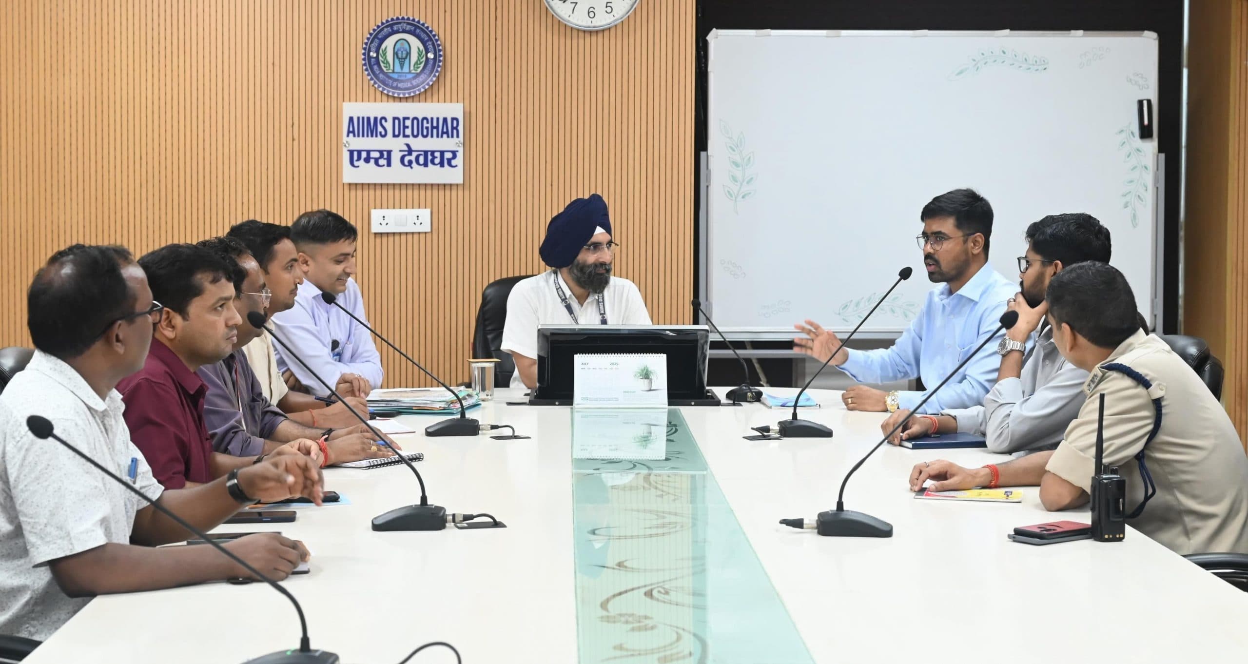 एम्स के नजदीक केंद्रीय विद्यालय के लिए जमीन चिह्नित करें : डीसी