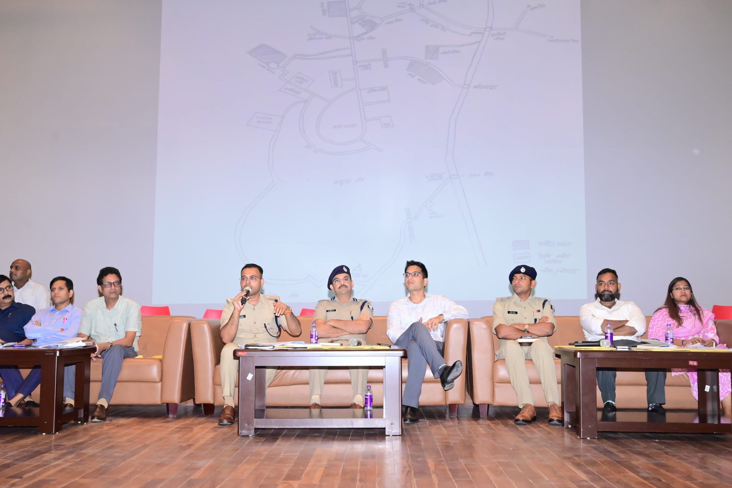 Motihari: आपसी समन्वय बना अपने दायित्वों का निर्वहन करेंगे अधिकारी : डीआइजी