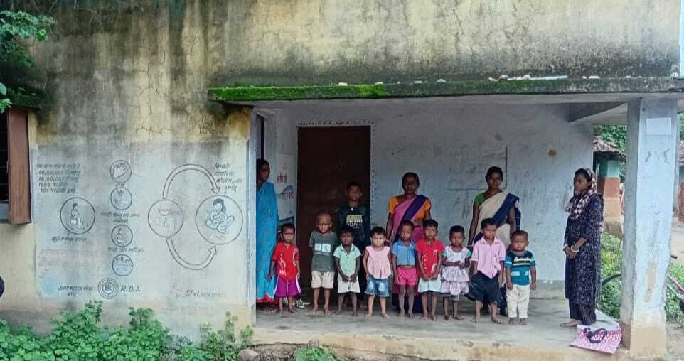 East Singhbhum News : रघुनाथडीह आंगनबाड़ी केंद्र सामुदायिक भवन में शिफ्ट