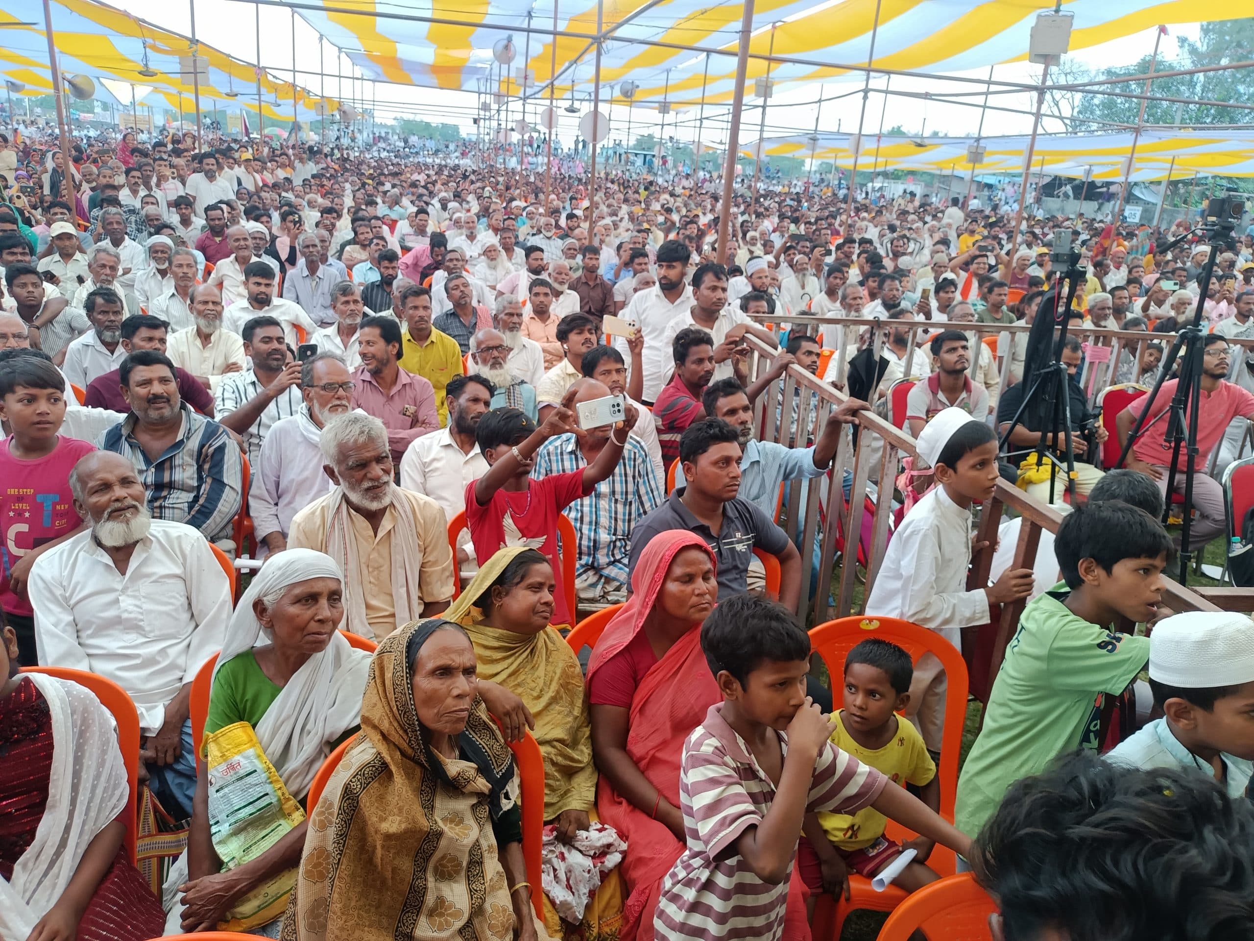 जन सुराज की बदलाव सभा में उमड़ी भीड़