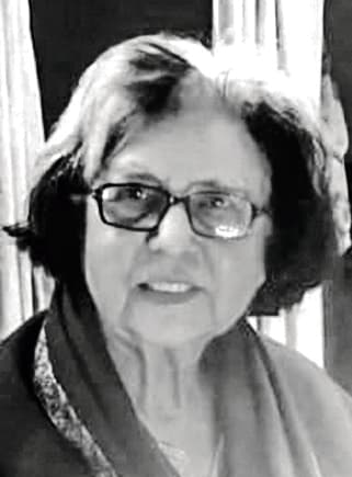 Jamshedpur News : सोनारी की एंग्लो इंडियन पेट्रिसिया मेजोरी की अंतिम इच्छा की गयी पूरी, पार्थिव शरीर का पहले हुआ अंतिम संस्कार, फिर अस्थियों को दफनाया