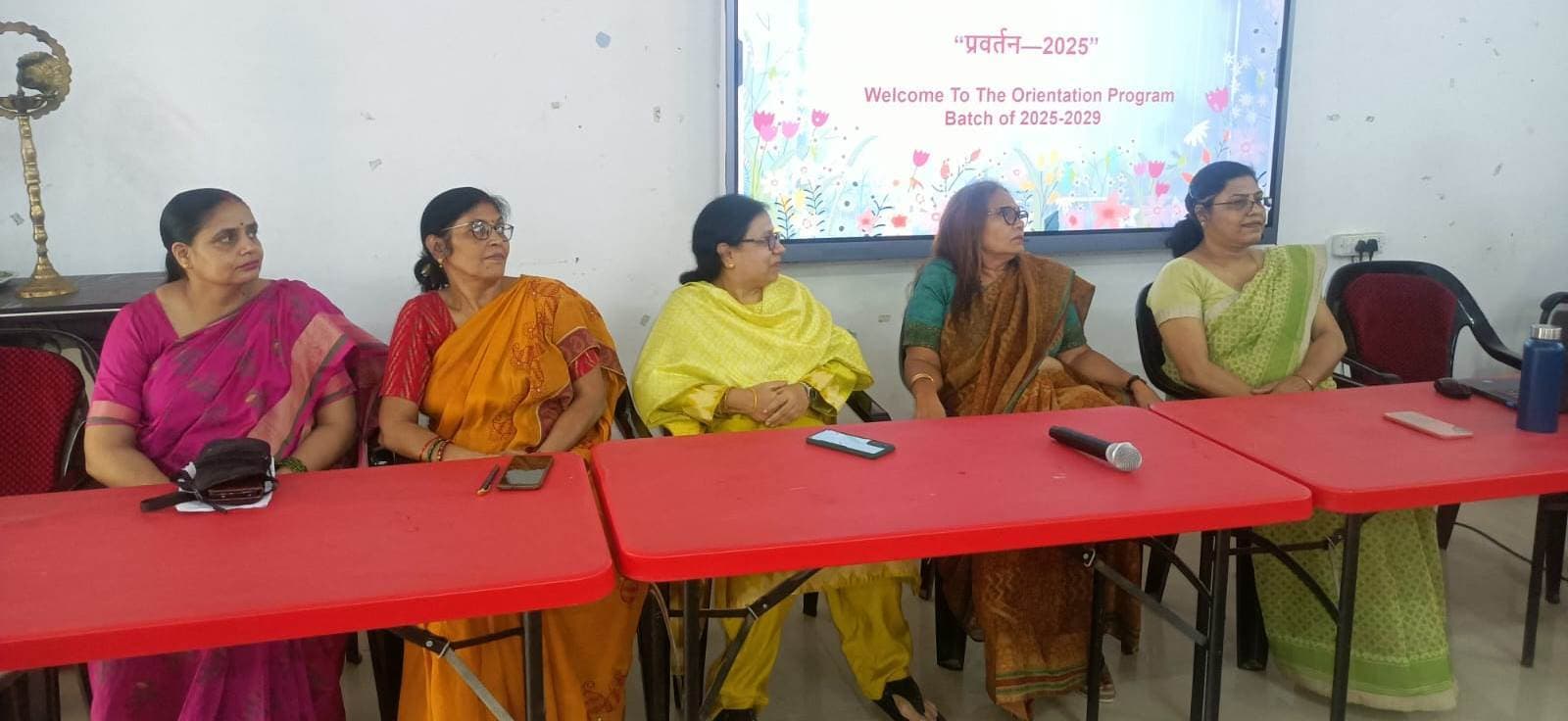 Saran News : महिला कॉलेज में नव नामांकित छात्राओं का शैक्षणिक सत्र प्रारंभ