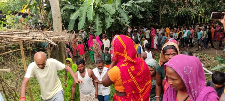 ओवरलोड ट्रैक्टर पलटने से चालक की मौत, जांच में जुटी पुलिस