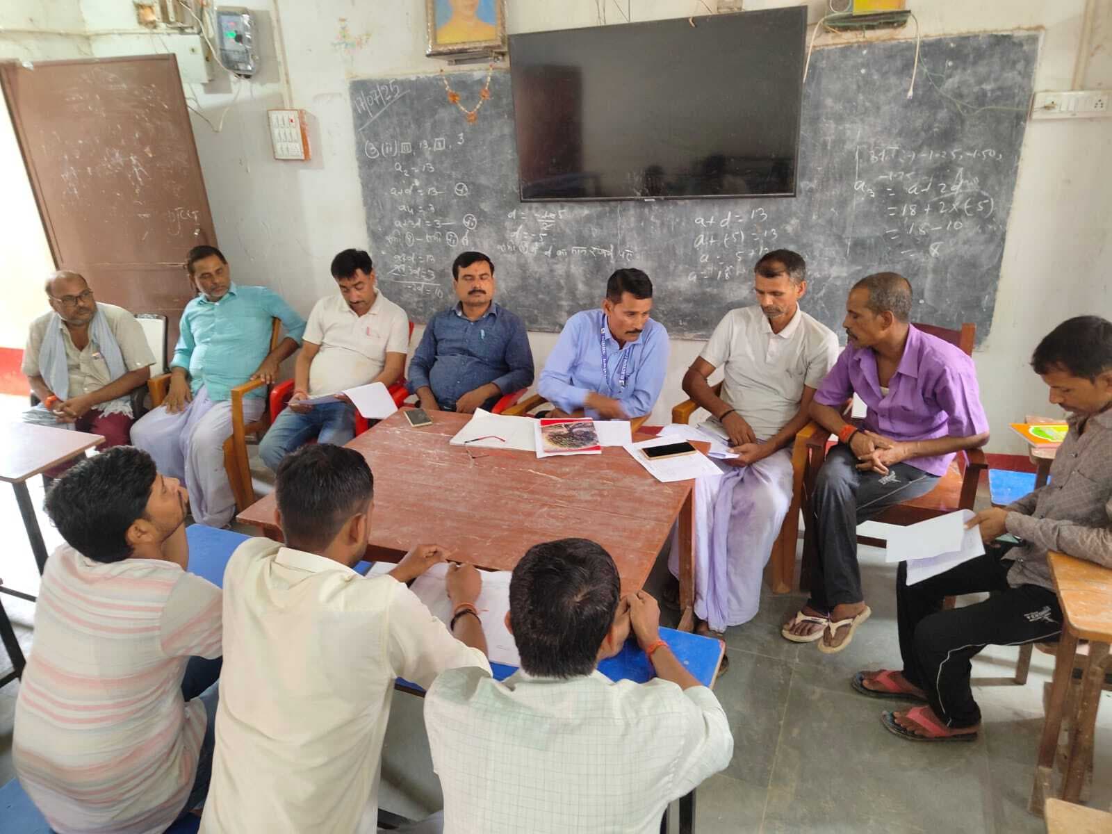 Samastipur : बीएलओ को दी गयी अभियान की महत्ता की जानकारी