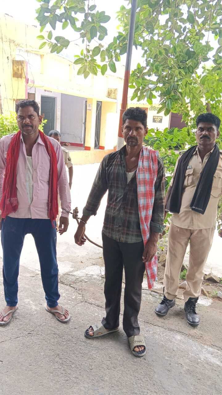 दो वारंटी को भेजा जेल