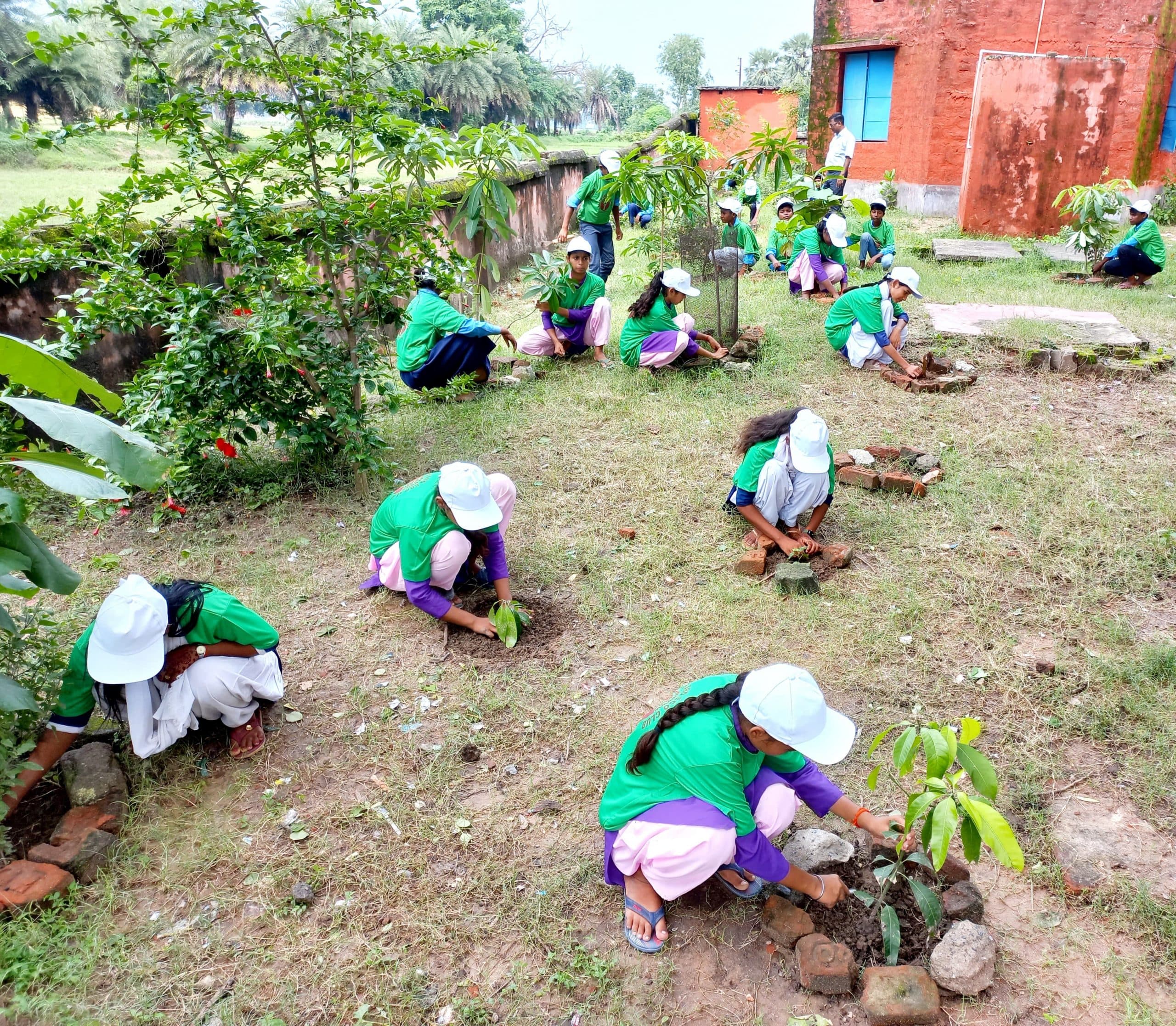 पर्यावरण संरक्षण के प्रति बच्चों को संवेदनशील करने के लिए काम कर रहा इको क्लब