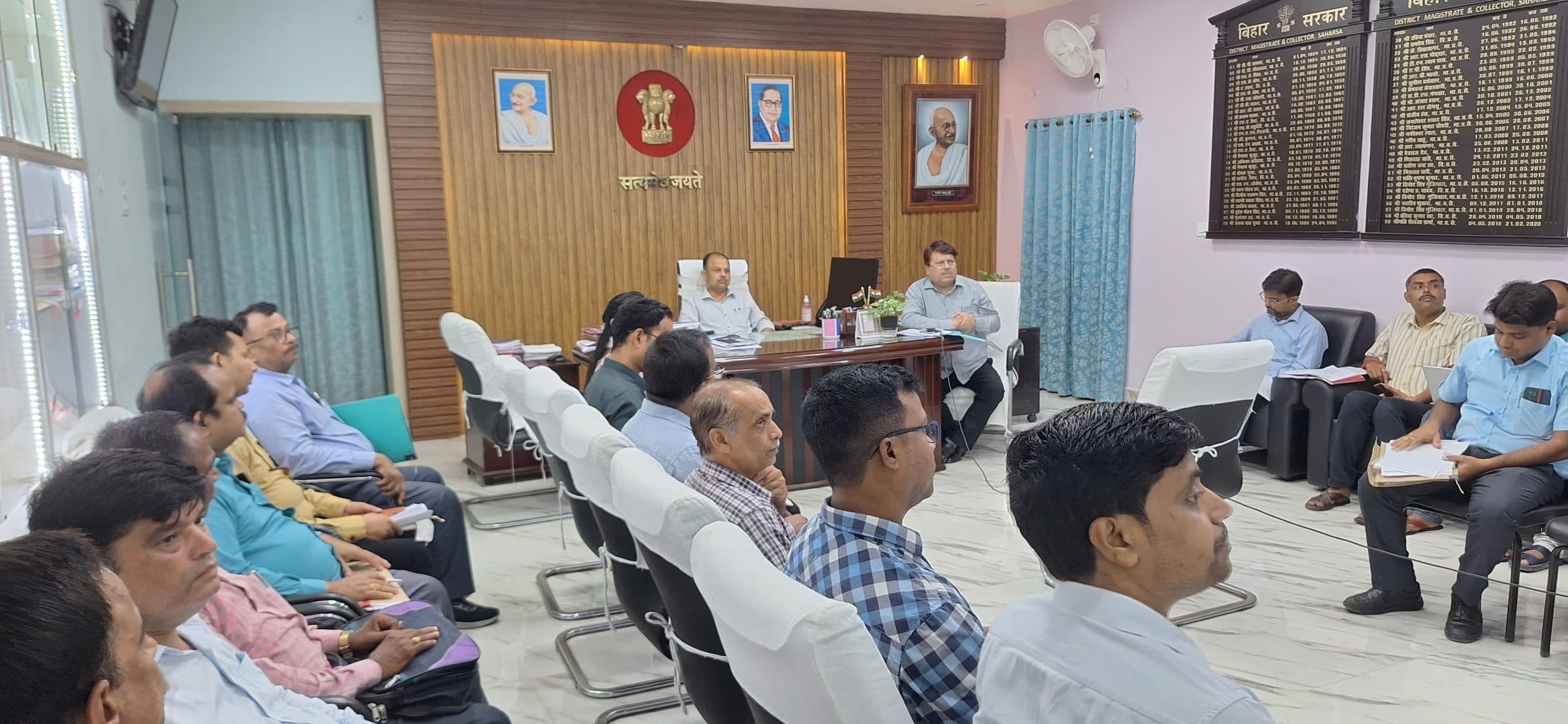 ईई ग्रामीण कार्य विभाग के विरुद्ध स्पष्टीकरण का निर्देश