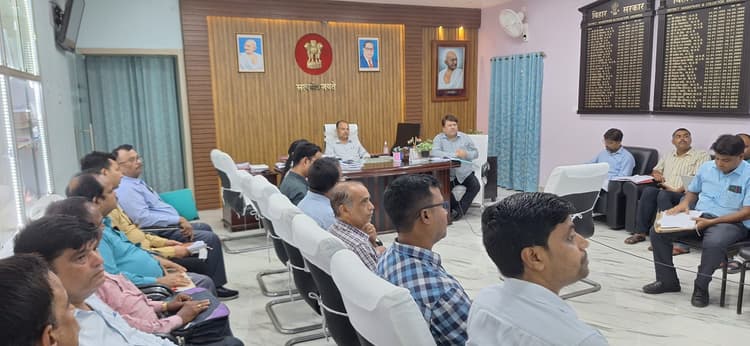 ईई ग्रामीण कार्य विभाग के विरुद्ध स्पष्टीकरण का निर्देश