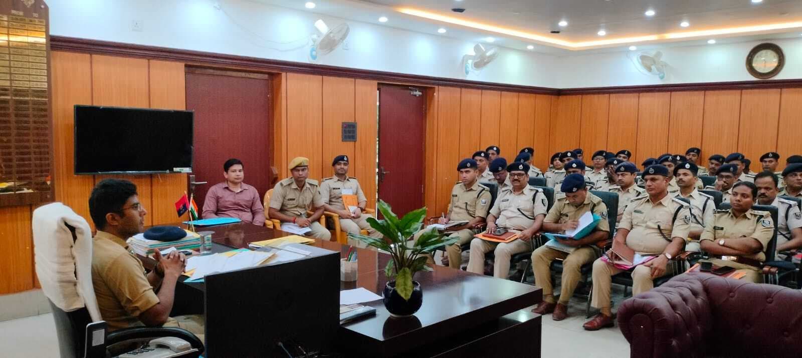 लॉ एंड ऑर्डर बिगाड़ने वालों को अविलंब करें गिरफ्तार