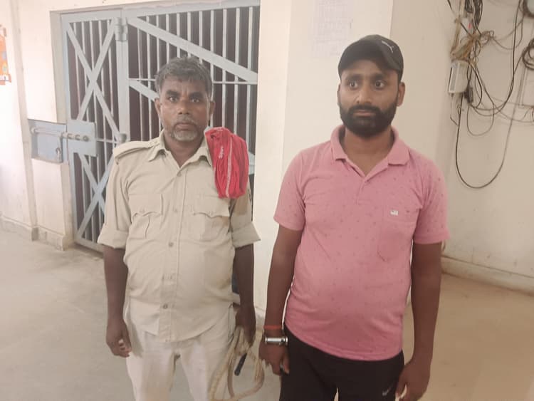 25 हजार का इनामी कुख्यात अपराधी व हथियार तस्कर गिरफ्तार