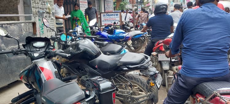 शहर में अतिक्रमणकारियों पर नकेल कसने में प्रशासन पूरी तरह से विफल