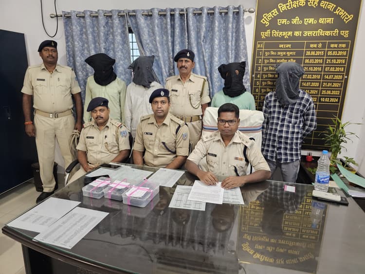 Jamshedpur News : भुइयांडीह फायरिंग मामले में तीन गिरफ्तार, दो कट्टा और तीन गोली बरामद