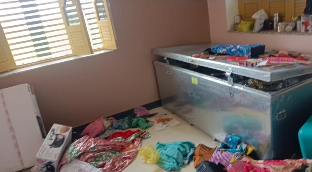 घर से लाखों रुपये के जेवर की चोरी