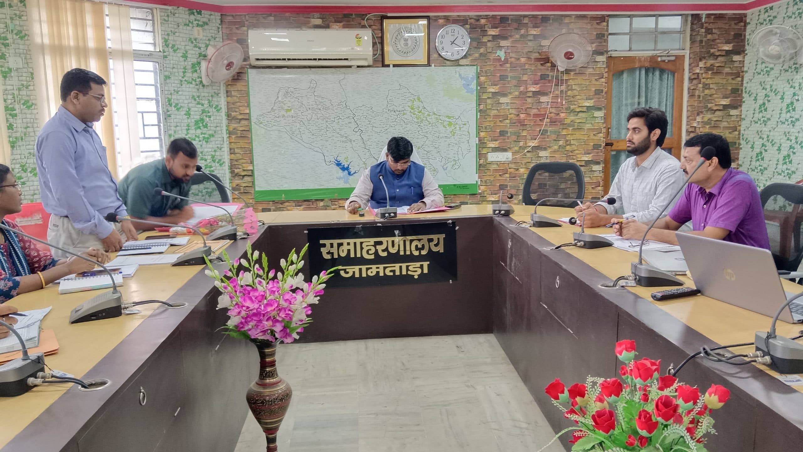 सीएम स्कूल ऑफ एक्सीलेंस व आदर्श विद्यालयों की जांच कर दें रिपोर्ट : डीसी