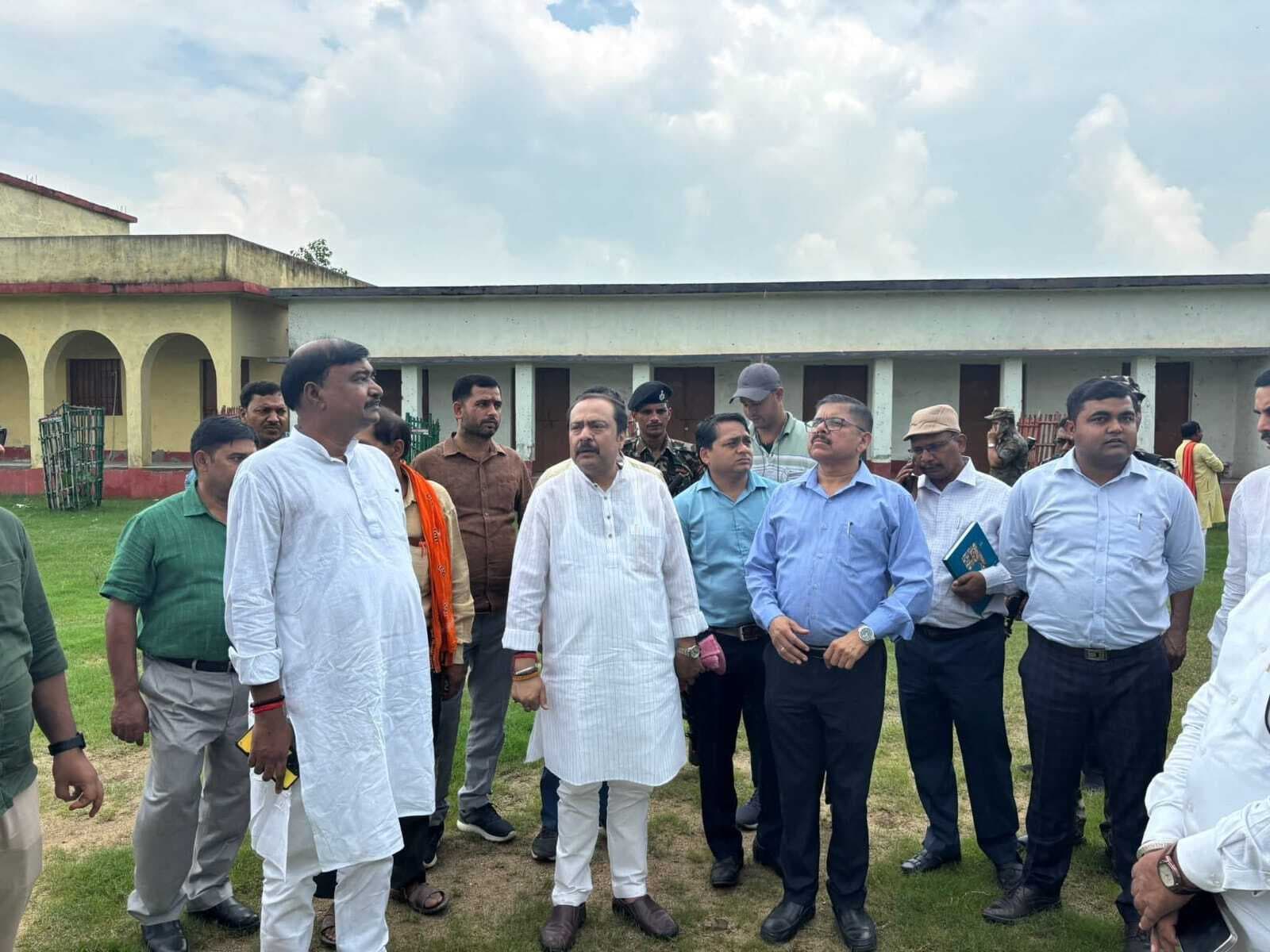 नवादा में बनेगा केंद्रीय विद्यालय, सांसद ने कृषि फार्म में भूमि का किया निरीक्षण