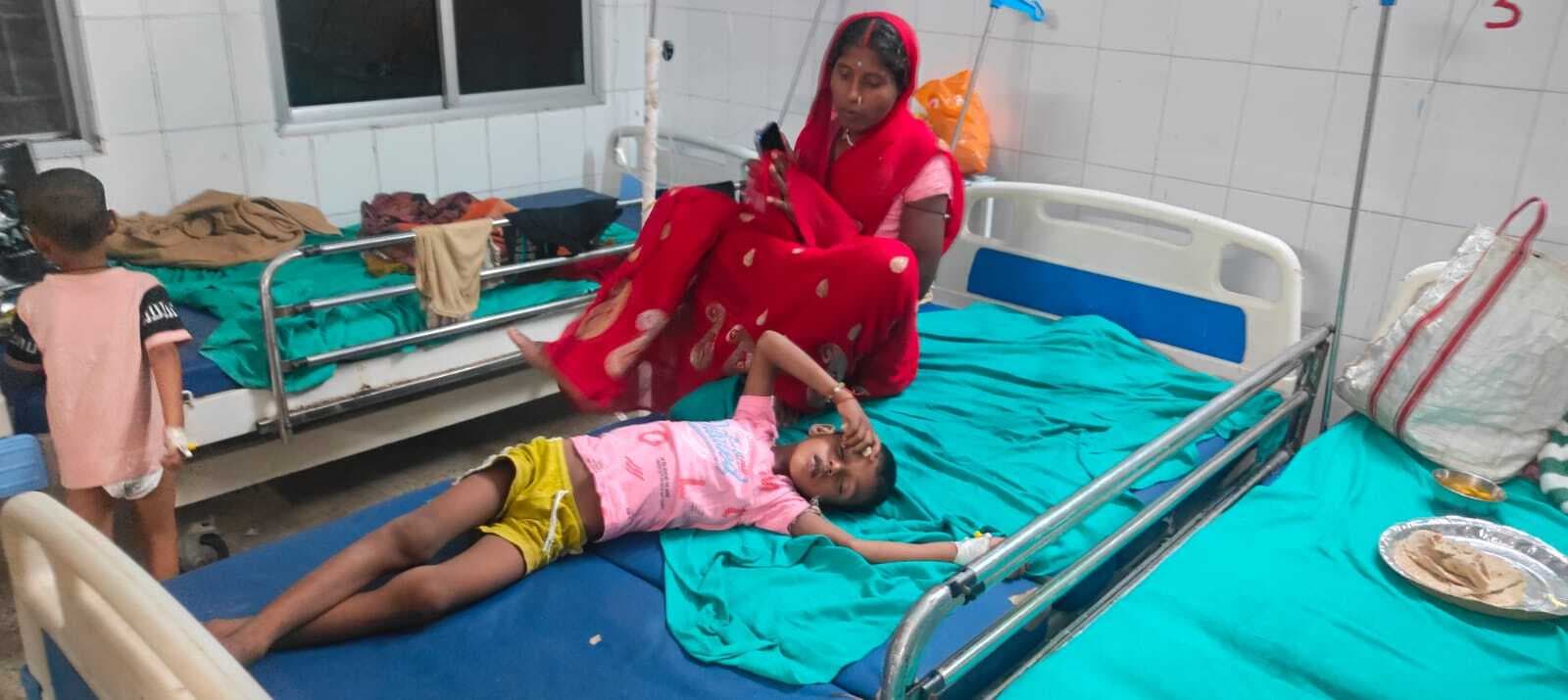 डायरिया पीड़ित मरीज से सदर अस्पताल में खून जांच के नाम पर नर्स ने लिये आठ सौ रुपये