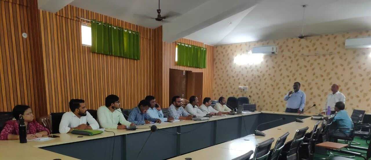 Giridih News :बीएलओ व सुपरवाइजरों को दिया गया प्रशिक्षण