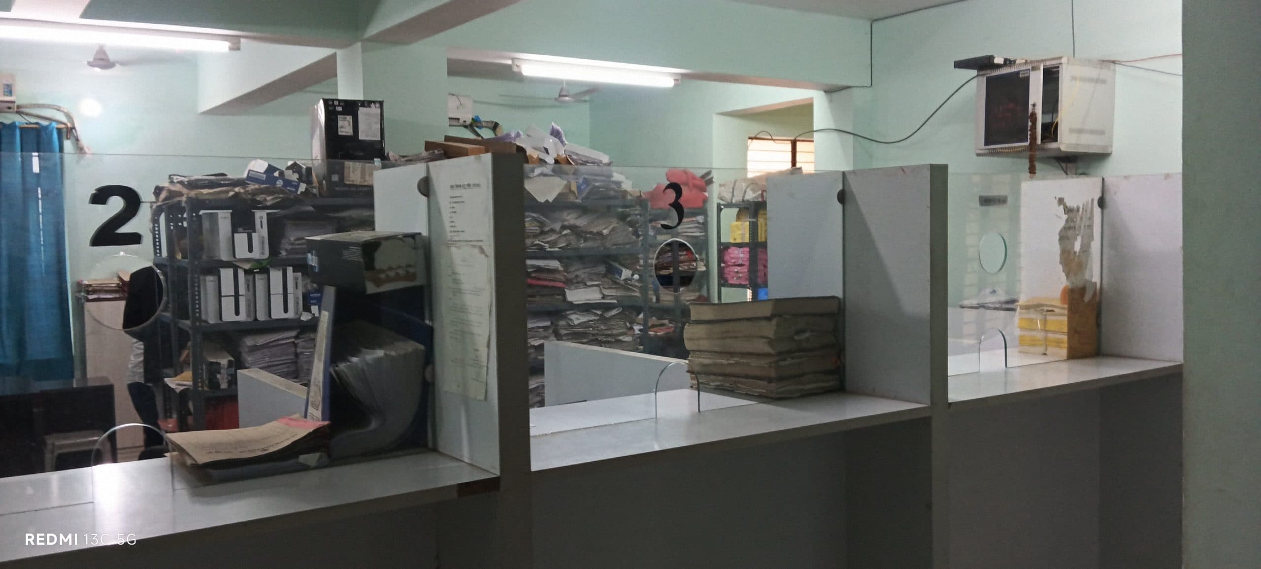 अनिश्चितकालीन हड़ताल पर गये बेलट्रॉन कर्मी