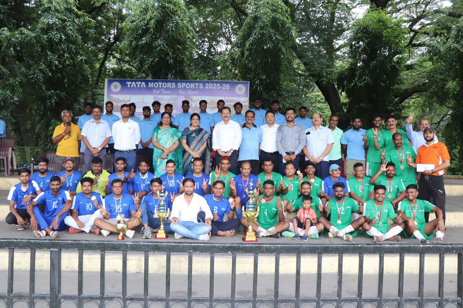 Tata motors football tournament: चिन्मया विद्यालय और प्राइमा चैलेंजर्स की टीम ने जीता खिताब