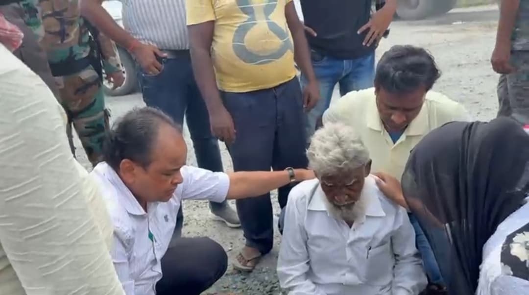 मानवता की मिसाल : मंत्री डॉ इरफान अंसारी ने बचायी बुज़ुर्ग की जान