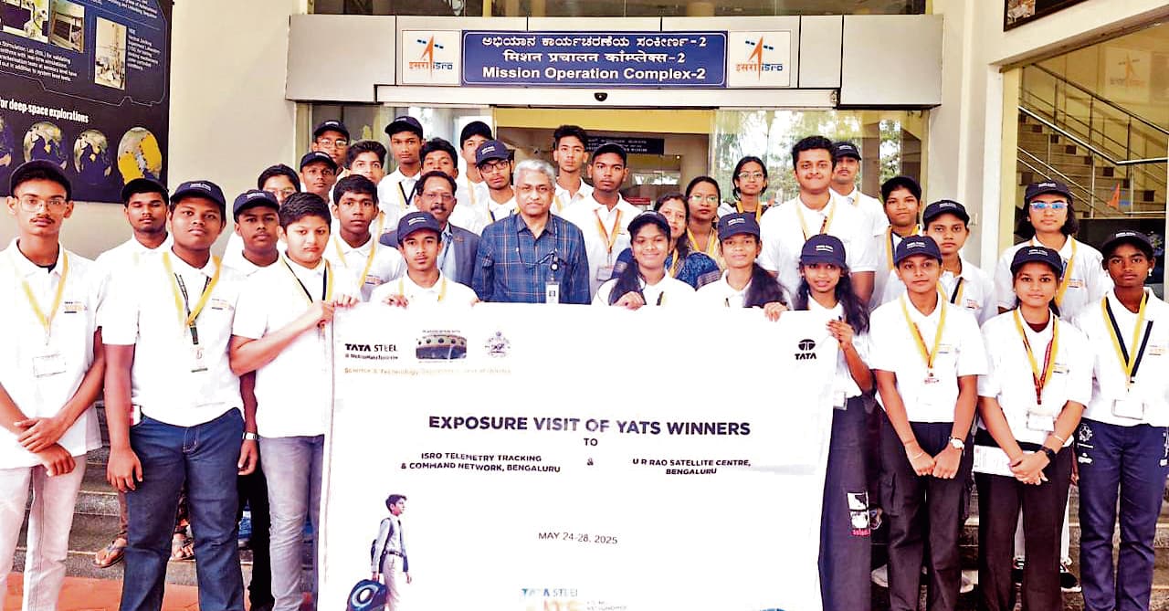 Chaibasa News : क्योंझर की भवानी को इसरो भ्रमण करने का मौका मिला