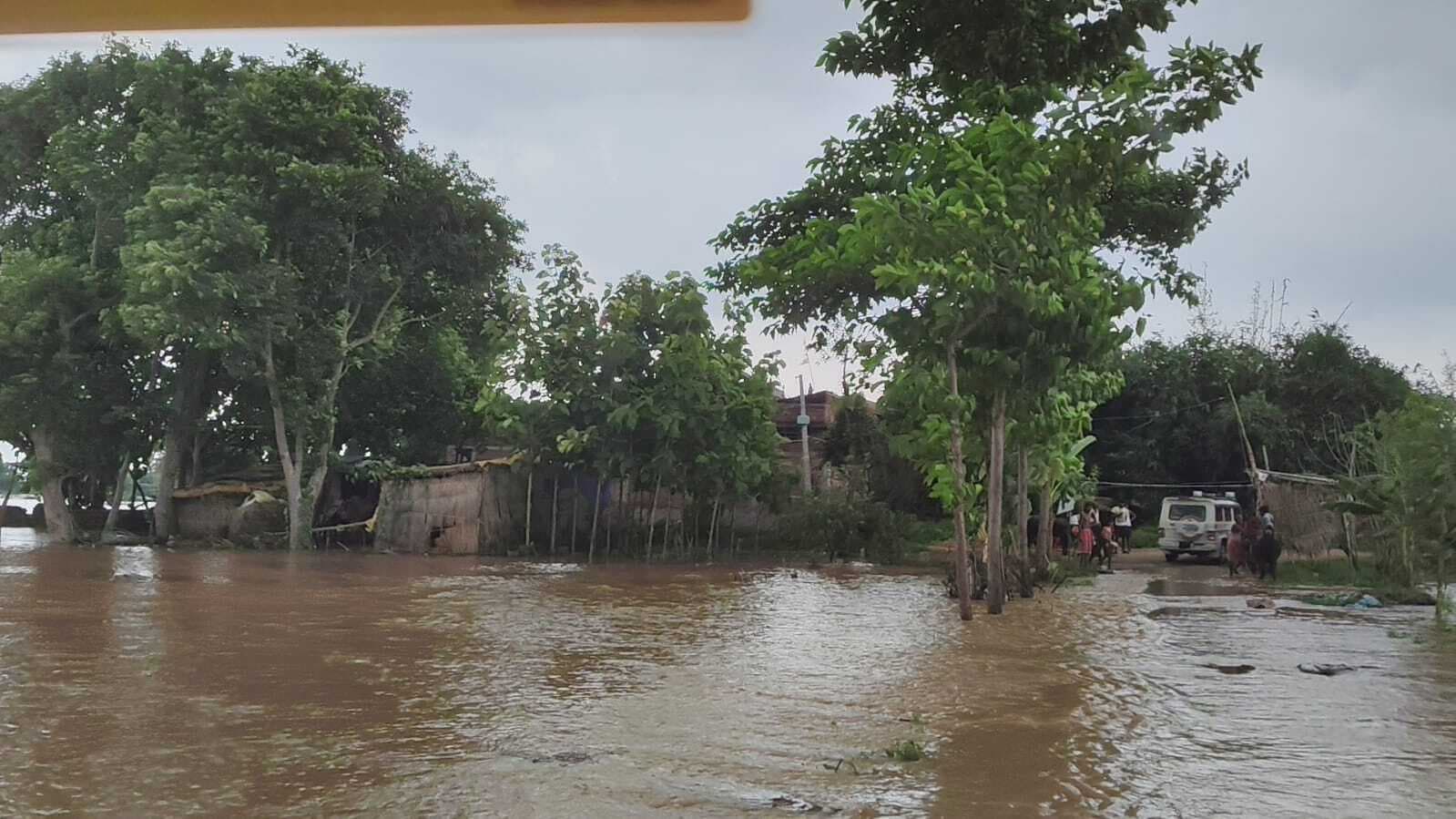 धनरूआ में कई बांध टूटे, फसल हुई बर्बाद