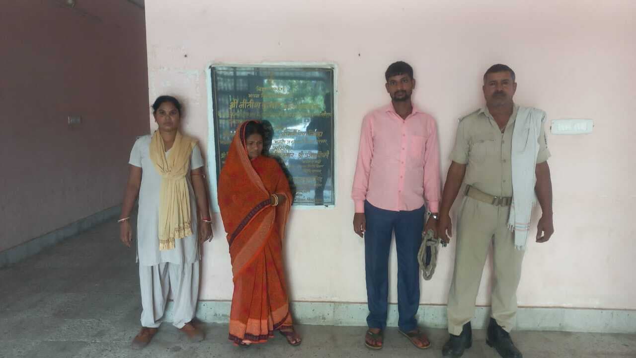 महिला समेत दो शराब तस्कर को किया गिरफ्तार