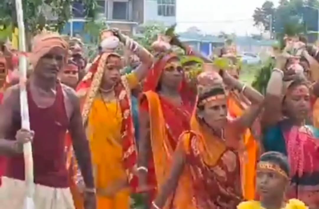 रामनगरबंशी गांव में बूढ़ी माता की पूजा को लेकर कलश शोभायात्रा निकाली