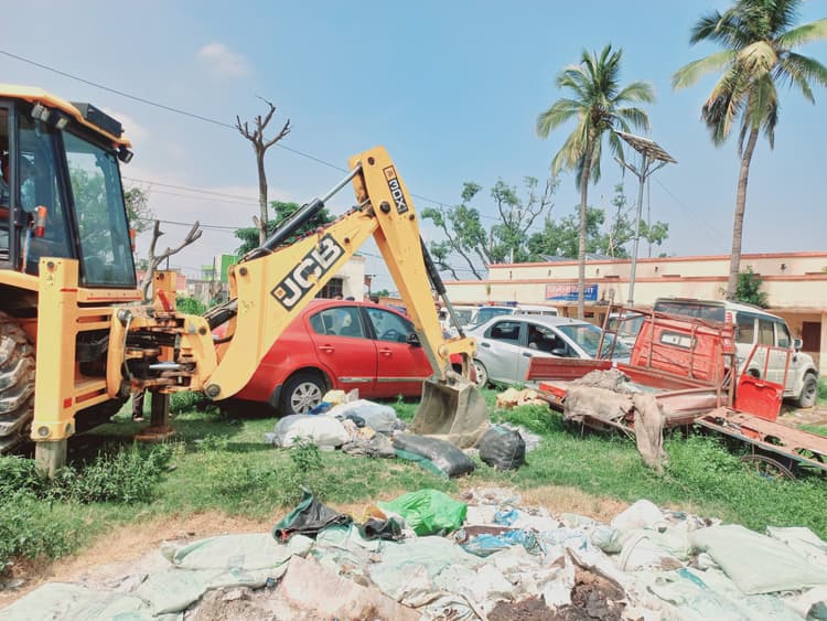 1127 बोतल देसी-विदेशी शराब किया नष्ट