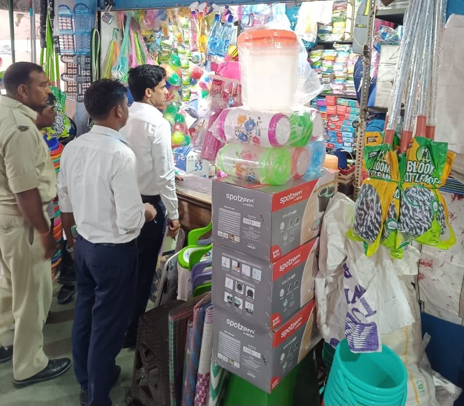 Jamshedpur news. जुगसलाई में चला अभियान, आठ हजार का लगा जुर्माना