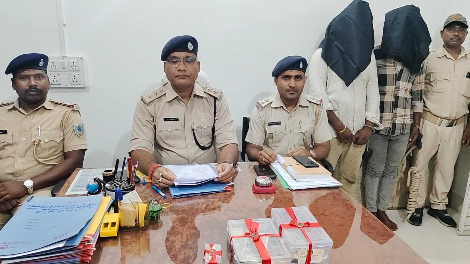 फाइनेंसकर्मी से लूट मामले में दो गिरफ्तार, जेल