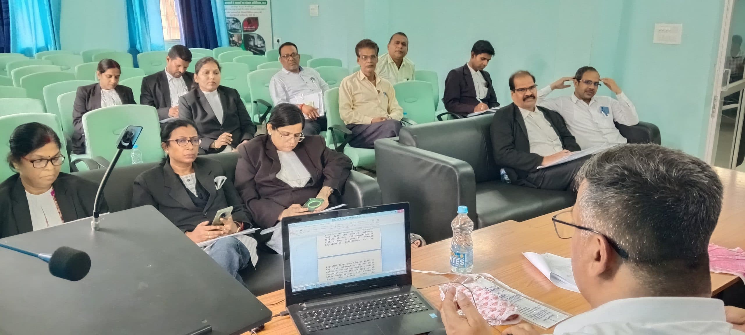 अधिवक्ताओं को मिली इ-फाइलिंग की ट्रेनिंग