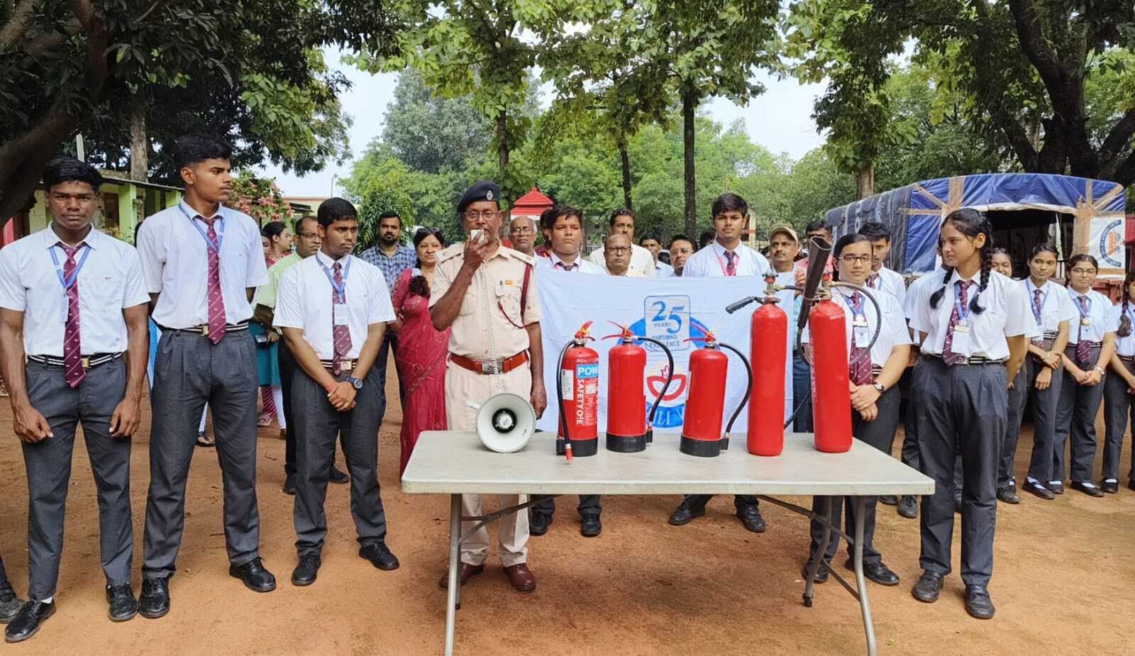 मॉकड्रिल कर आग से बचाव व सुरक्षा की जानकारी