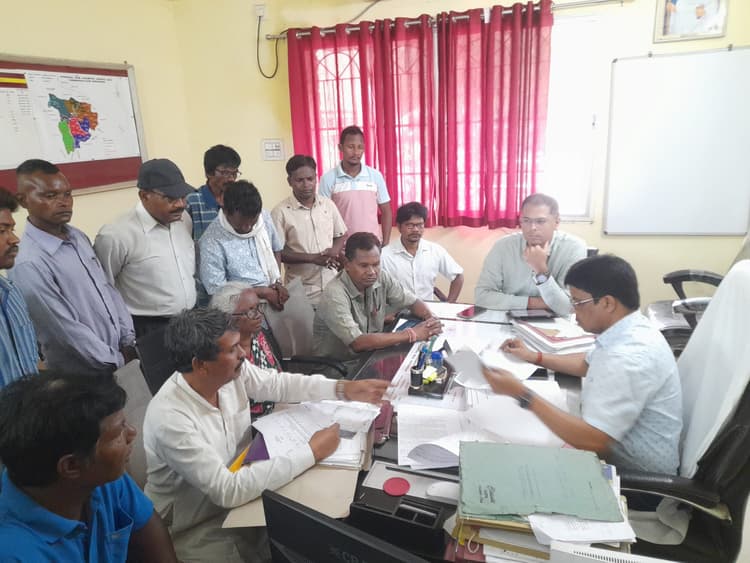 Jamshedpur News : रैयत को नहीं मिला न्याय, तो झामुमो करेगा उग्र आंदोलन