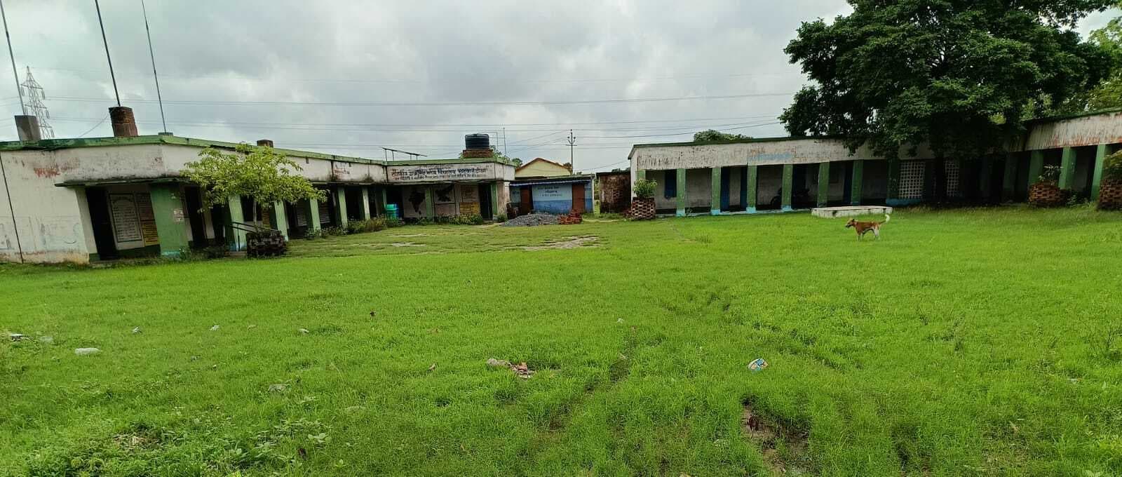 सीसीएल की उपेक्षा से रामवि भगवाटोला का पठन-पाठन प्रभावित