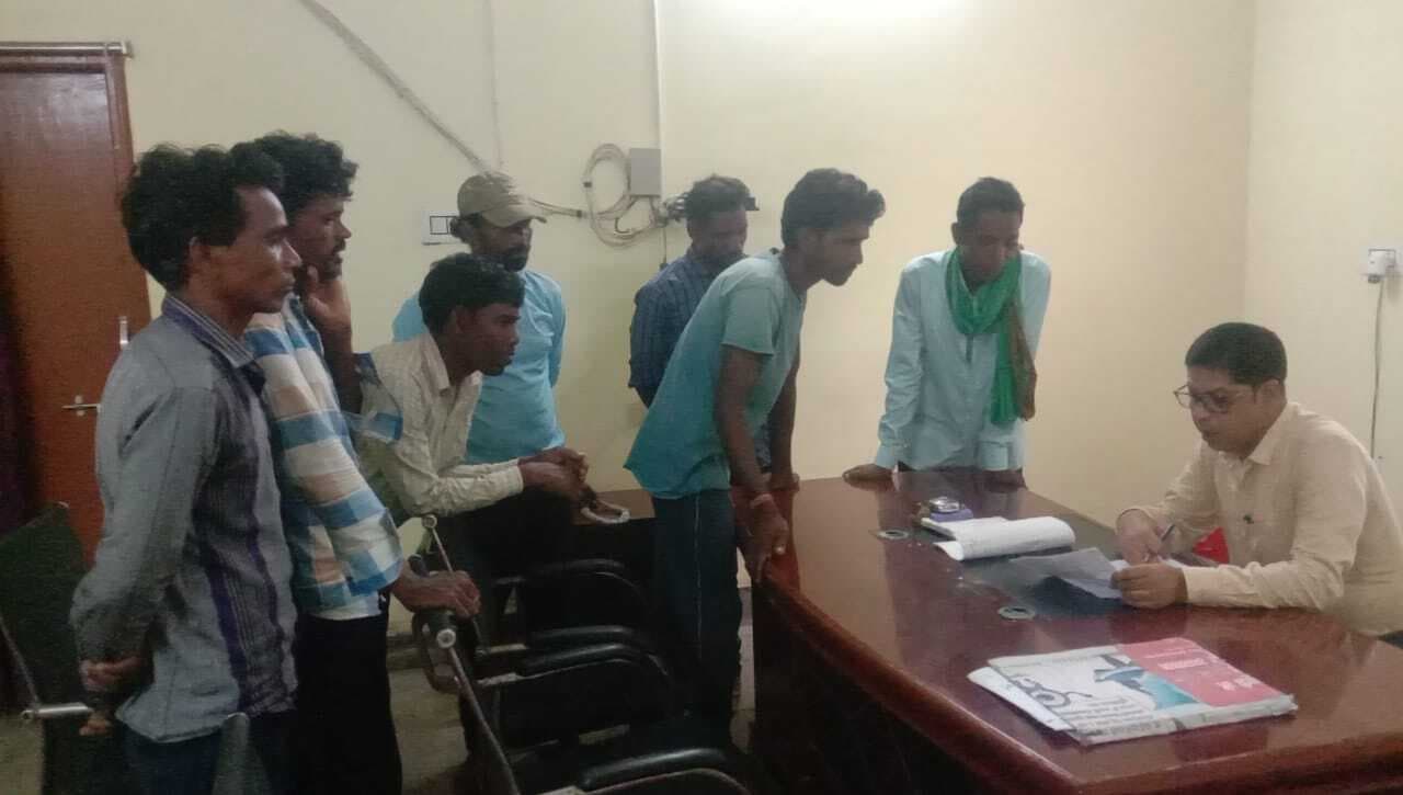 कार्डधारकों ने पीडीएस डीलर बदलने के लिए दिया आवेदन