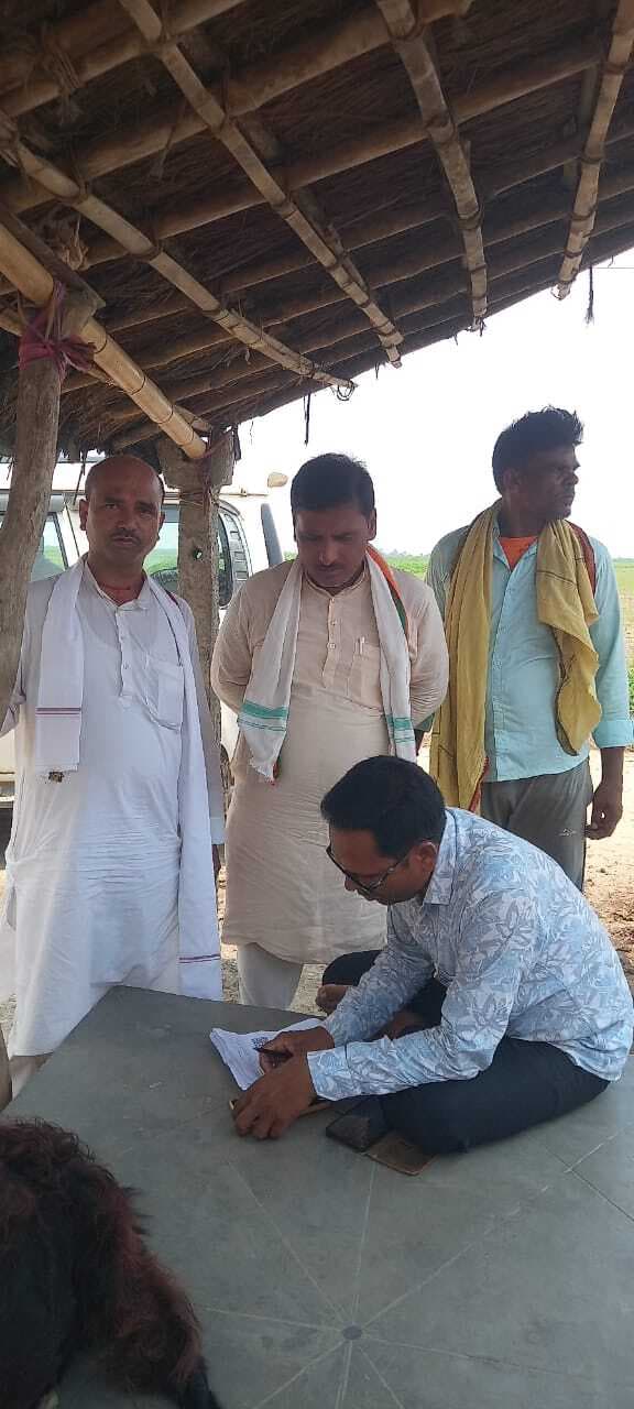 जनप्रतिनिधियों ने मतदाता पुनरीक्षण कार्य का लिया जायजा