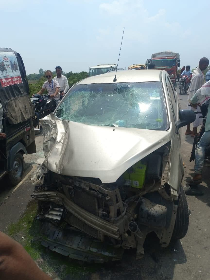 एनएच 31 पर दो वाहनों की टक्कर में तीन जख्मी, एक रेफर