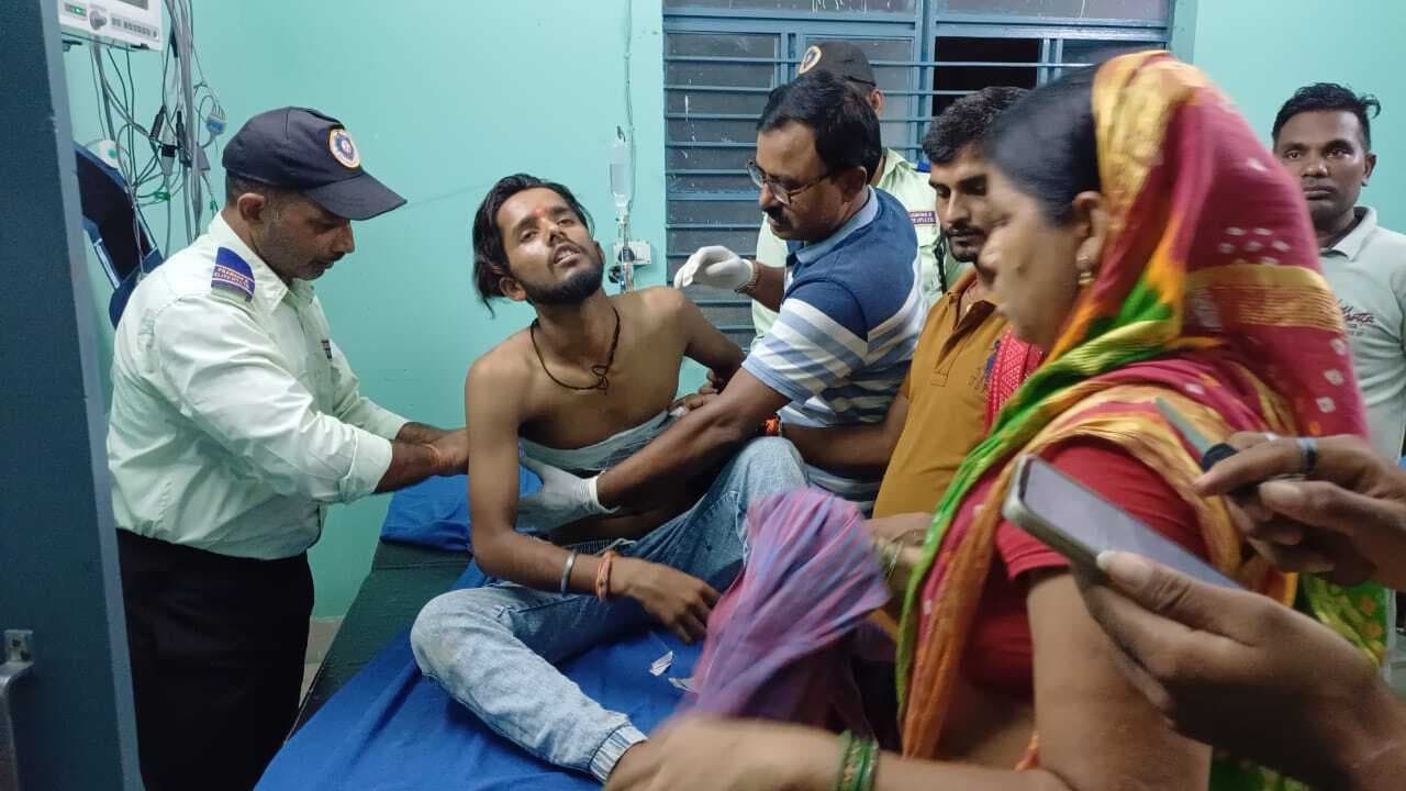 मामूली विवाद में मनचलों ने चाचा-भतीजा को मारी गोली, इलाजरत