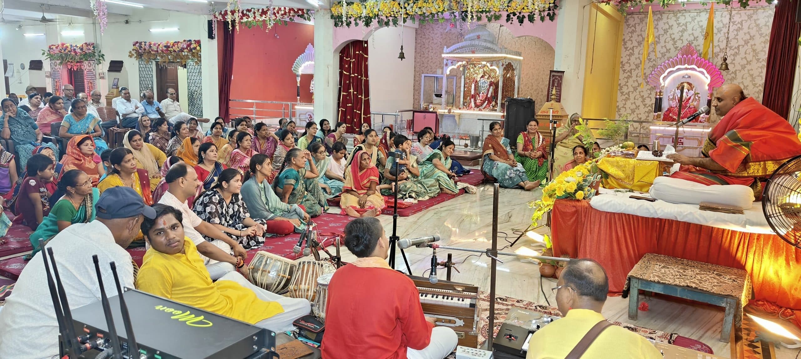 East Singhbhum News : अहंकार मत करो, विनम्रता से जीवन सार्थक होगा : स्वामी मुकुंद