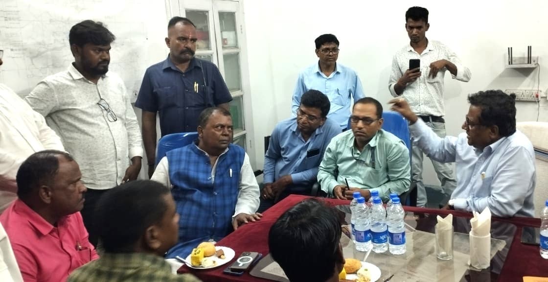 Bokaro News : सांसद ने कोलियरी में ब्लास्टिंग बंद रखने का दिया निर्देश