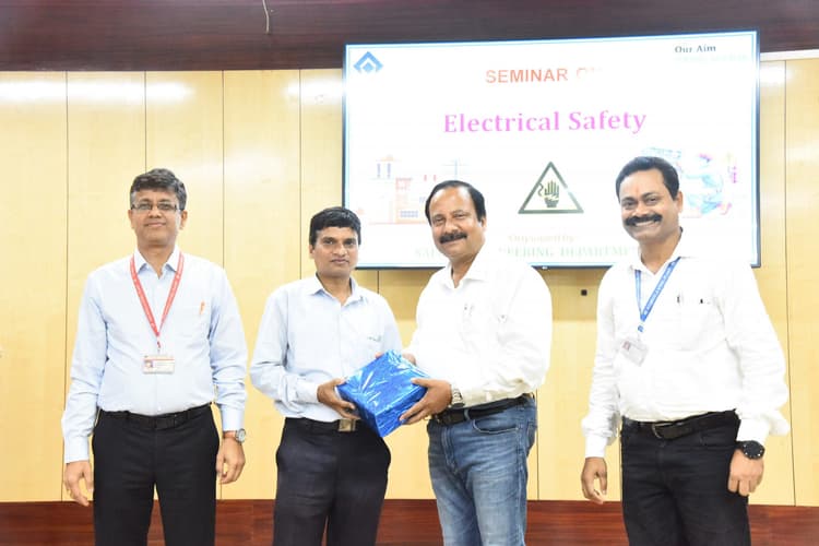 Rourkela News: कार्य स्थल में विद्युत सुरक्षा प्रथाओं को अपनाने के लिए कर्मचारियों को किया गया प्रेरित