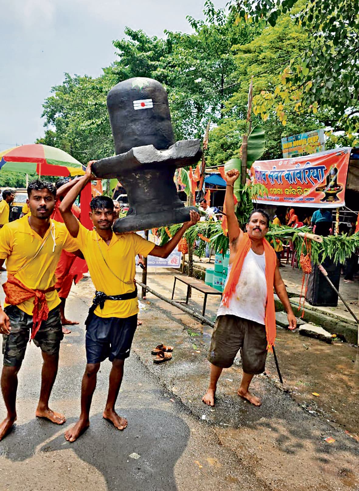 Rourkela News: बाहुबली शिवलिंग के साथ कांवरियों का जत्था महादेवशाल रवाना
