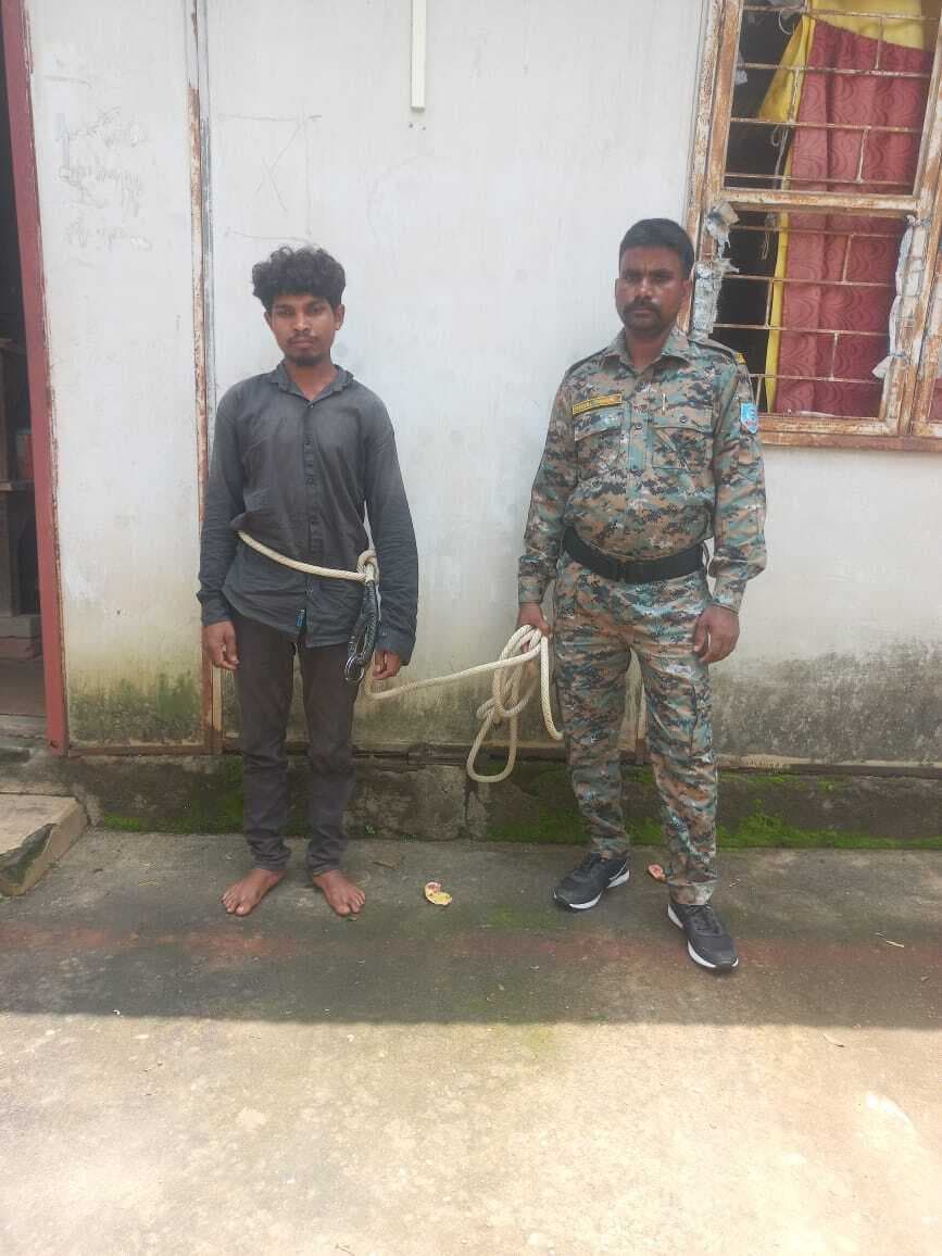 Dhanbad News: भतीजे ने वृद्ध चाची को कुल्हाड़ी से काट कर मार डाला, किया सरेंडर
