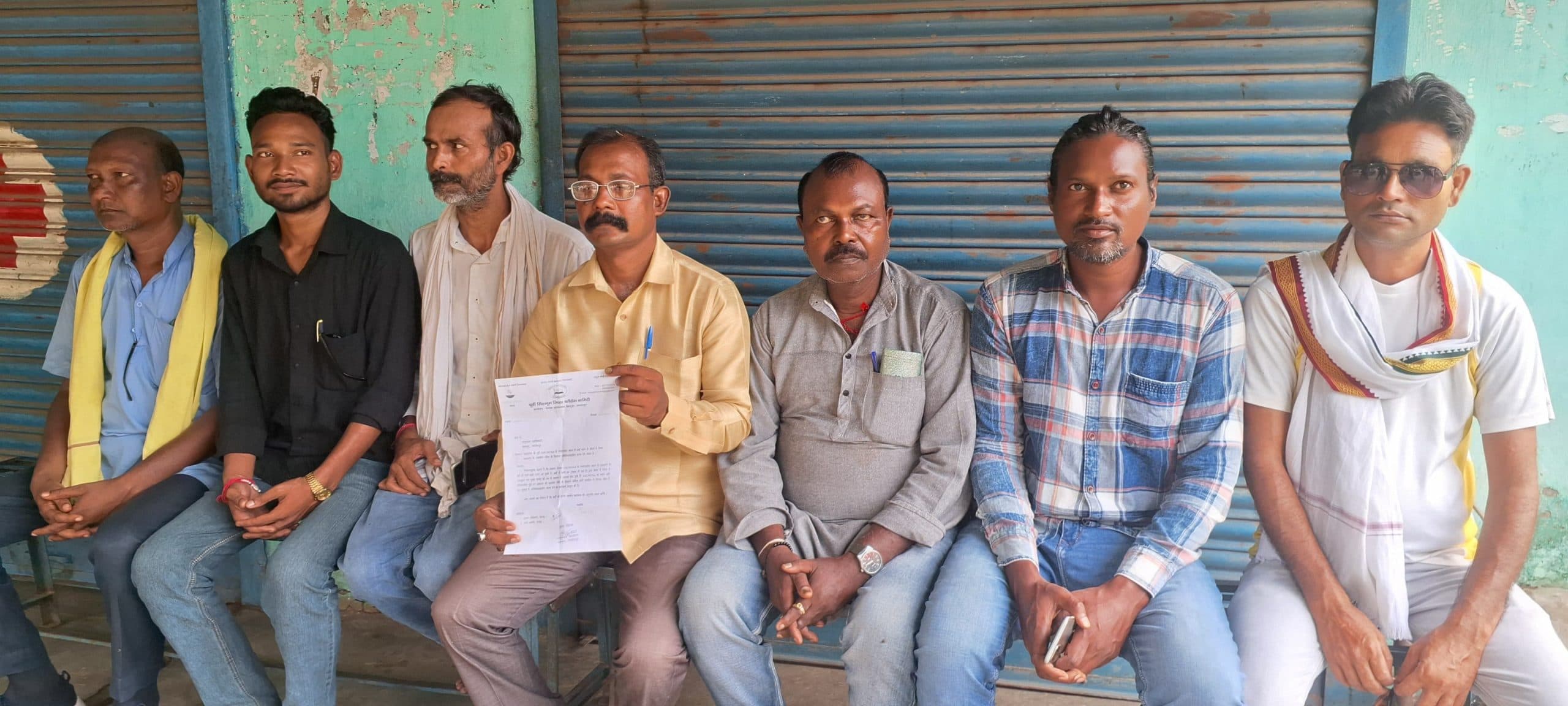 Jamshedpur News : नवनिर्मित 30 बेड के सीएचसी भवन निर्माण में धांधली का आरोप