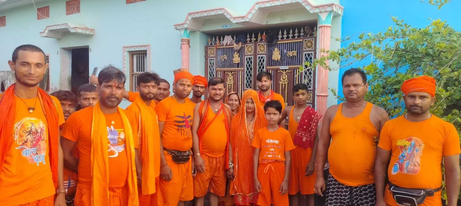 Saran News : मथुराधाम से कांवरियों का दल देवघर हुआ रवाना