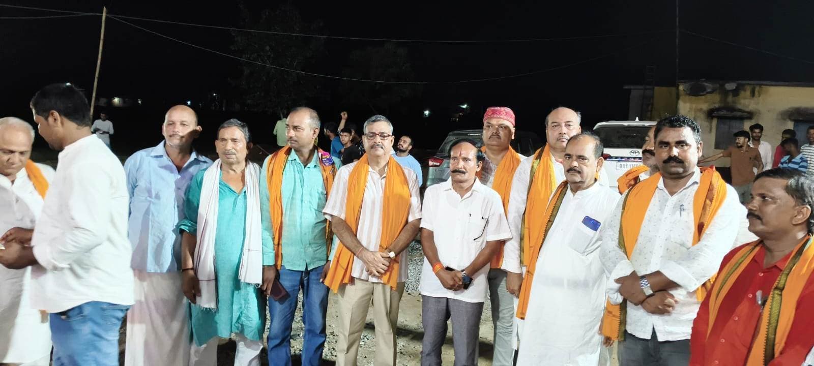 मंत्रोच्चार के साथ हुई महाआरती में उमड़े श्रद्धालु