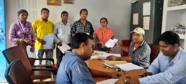 प्रधान शिक्षकों के बीच बांटे गये नियुक्ति पत्र