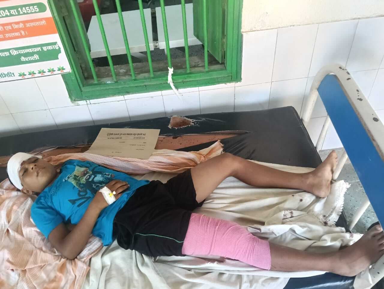 अनियंत्रित ट्रैक्टर ने दो बच्चों को कुचला, एक की मौत