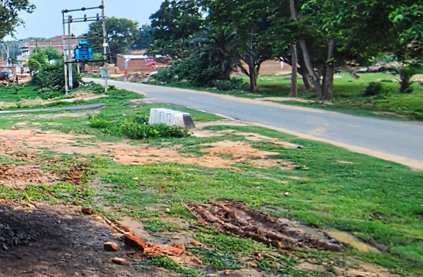 ग्रामीणों ने विधायक से की विवाह भवन निर्माण कराने की मांग